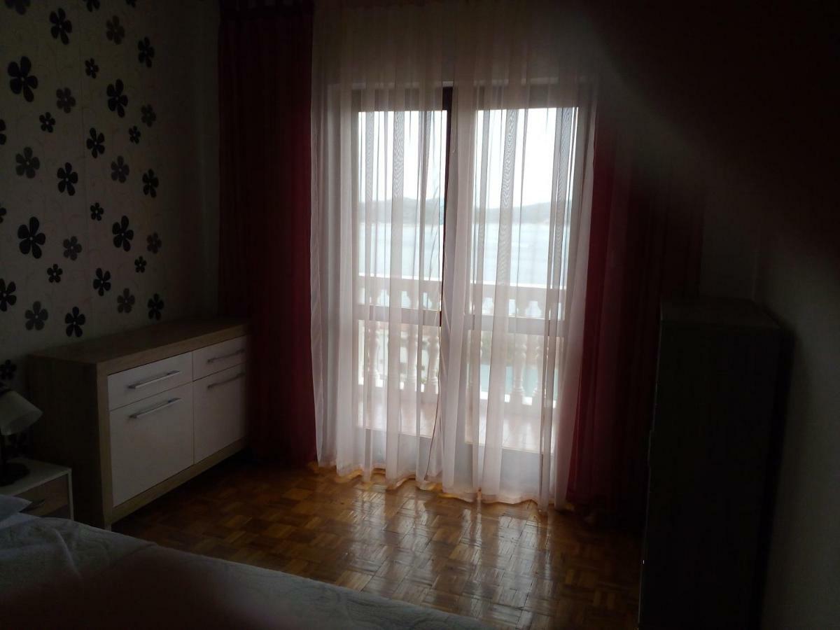 Apartmani Frkic Tisno Zewnętrze zdjęcie